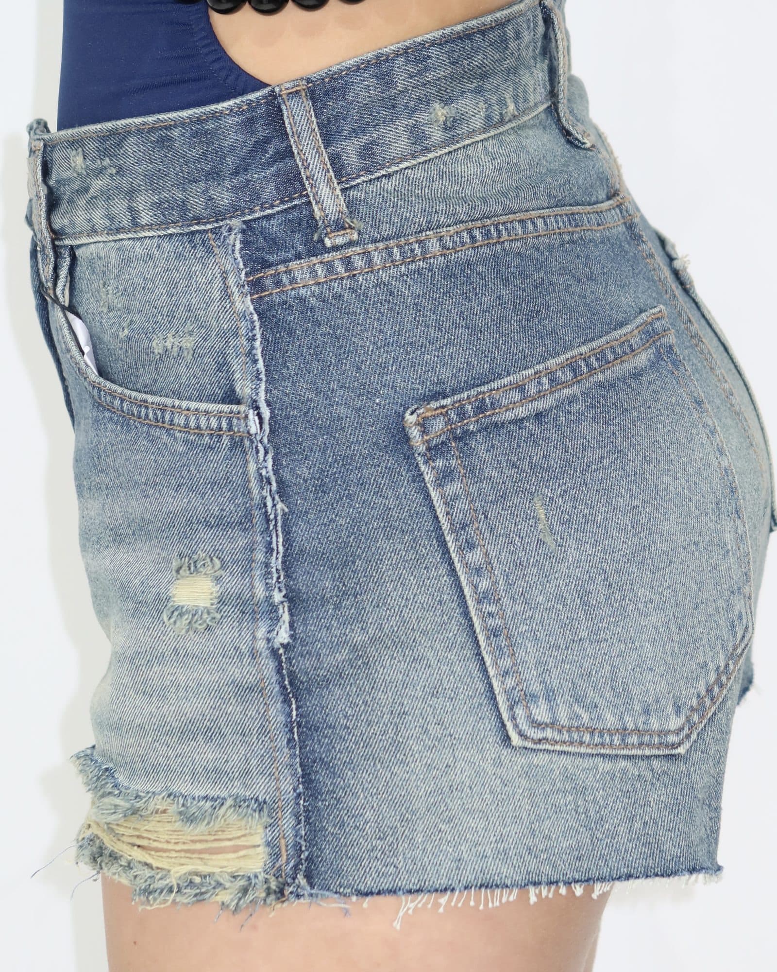 Short Jeans DESTROYED